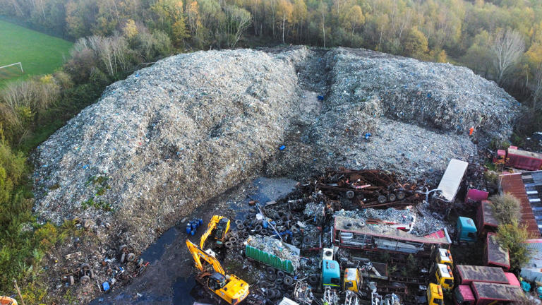 21 pics of 25,000 tonne mountain of illegally dumped rubbish causing ...