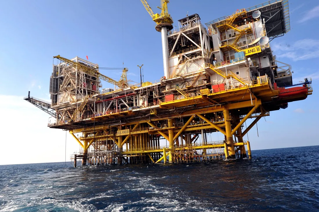 Shell to expand Angola footprint with exclusive oil block deal