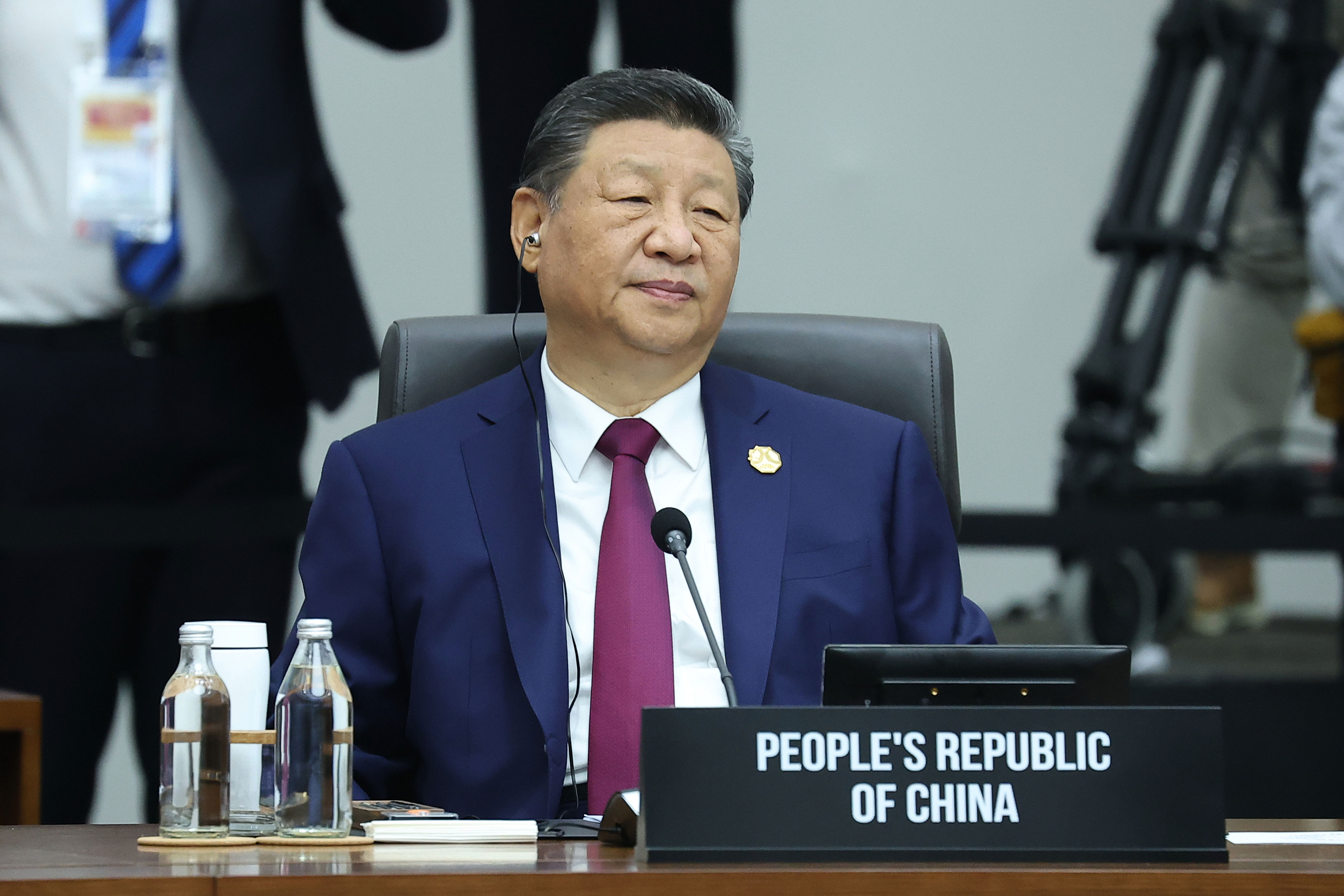 China’s Xi promises to protect free trade at Apec as Trump snubs major ...