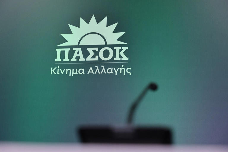 ΠΑΣΟΚ: "Αυτόνομη πορεία" σημαίνει συνεργασία με τη Νέα Δημοκρατία