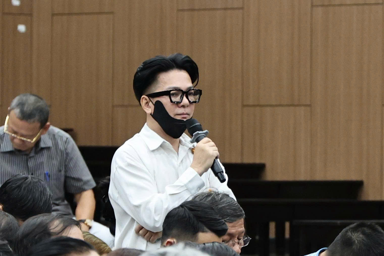 Ca sĩ Vũ Hà khai được bạn Việt kiều mở thẻ casino