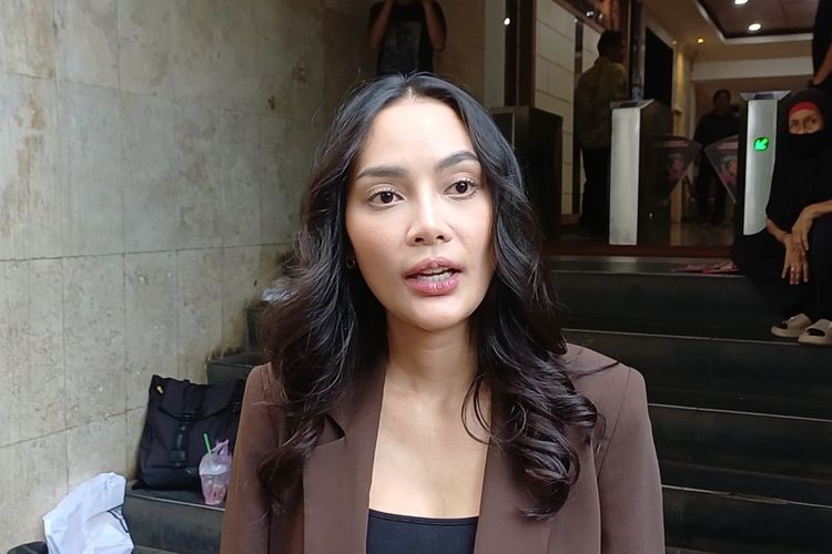 Tanpa Diet Ketat, Erika Carlina Bagikan Rahasia Kembali ke Berat Badan Awal Usai Melahirkan