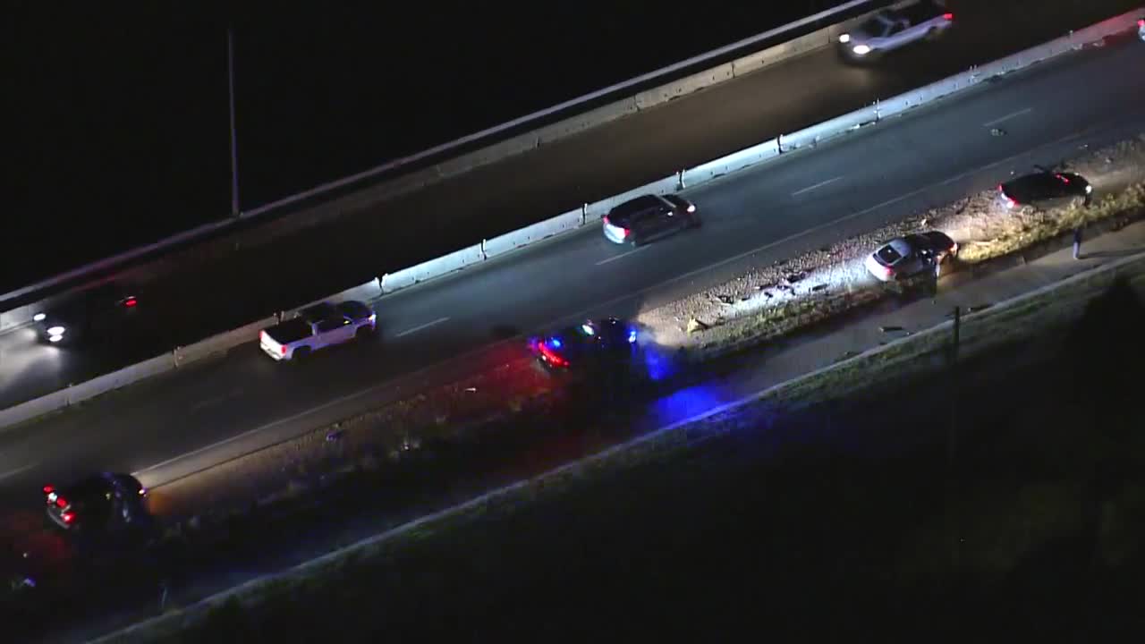 Emergency crews respond to crash that's causing traffic backup on I-40 ...