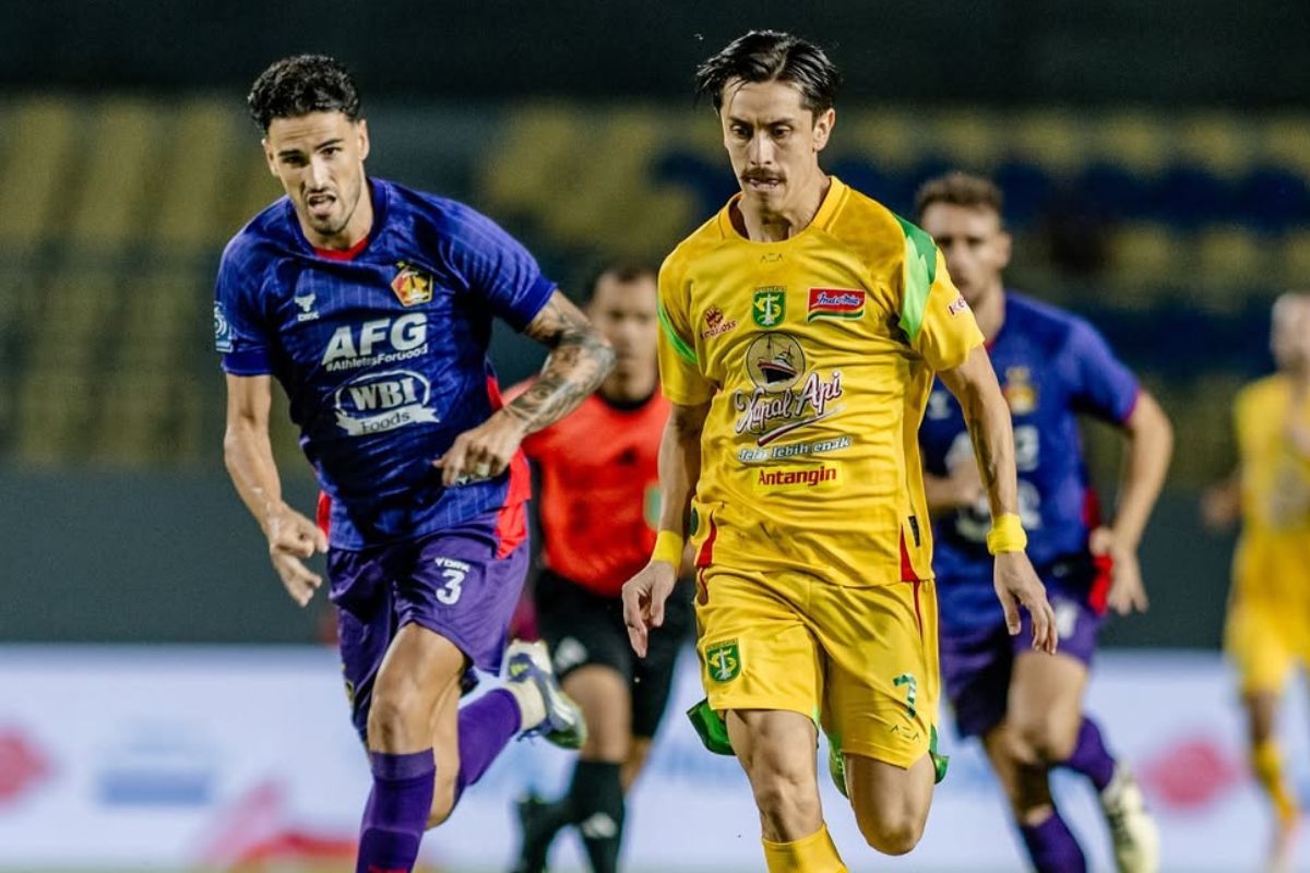 Pemain Persebaya Absen Usai Dihukum Kartu Merah dalam Laga Lawan Arema FC