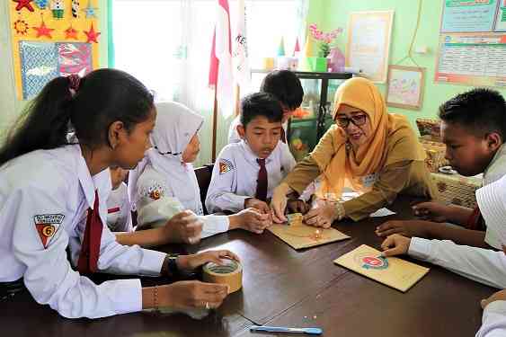 Guru Belajar dari Entrepreneur: Ngonten Jadi Bisnis Sampingan yang Menguntungkan dan Edukatif