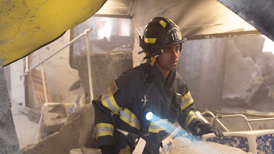 911 season 9 episode 5 shows grief play out in different forms, both ...