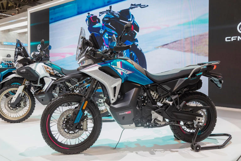 CFMoto 1000MT-X: debutta a EICMA 2025 la nuova maxi adventure