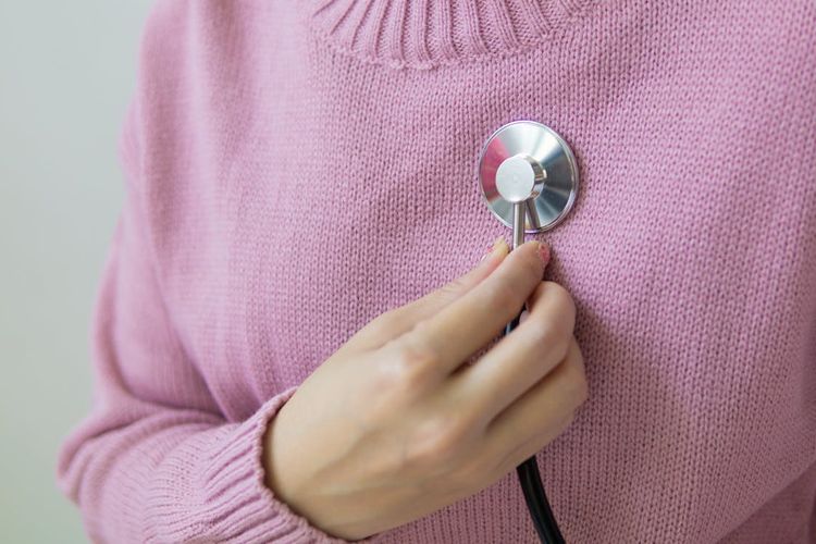 Kebiasaan Diagnosis Diri via Internet Bisa Berbahaya: Membuat Stres, Bukan Menyembuhkan!