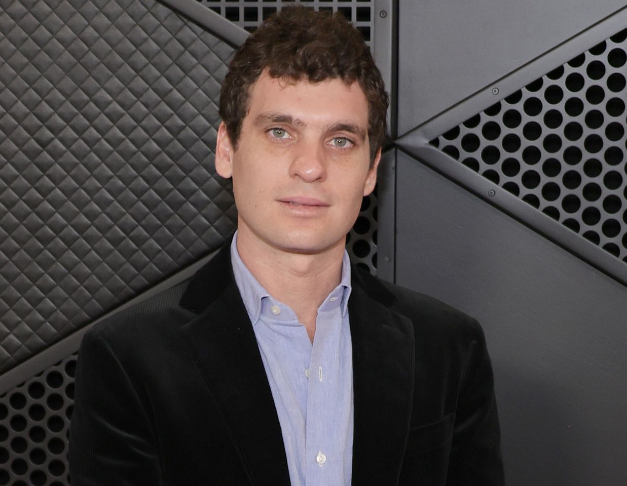 All About Elle Fanning's Boyfriend, “Rolling Stone” Executive Gus Wenner(00)