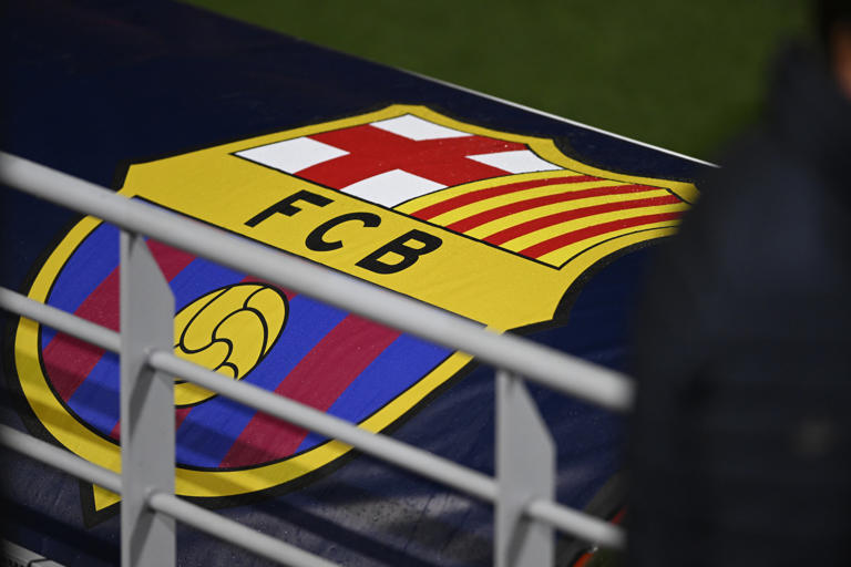 Barça Crest Letter Magnet Badge | FC Barcelona – Barça Official