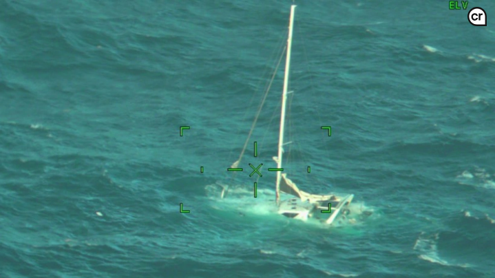 Boat sinks 260 miles off NC's Cape Hatteras, leaving 5 in life raft ...