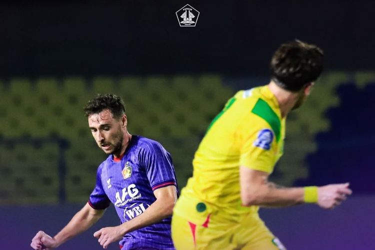 Skor Kacamata Persik Kediri vs Persebaya Surabaya di Babak Pertama! Derby Jatim Panas di Gelora Joko