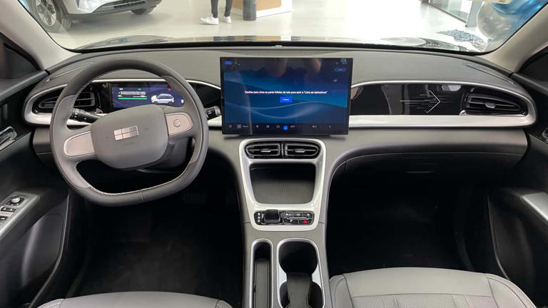 IEV nas Lojas: como é ao vivo o Geely EX2 Pro, versão barata do elétrico