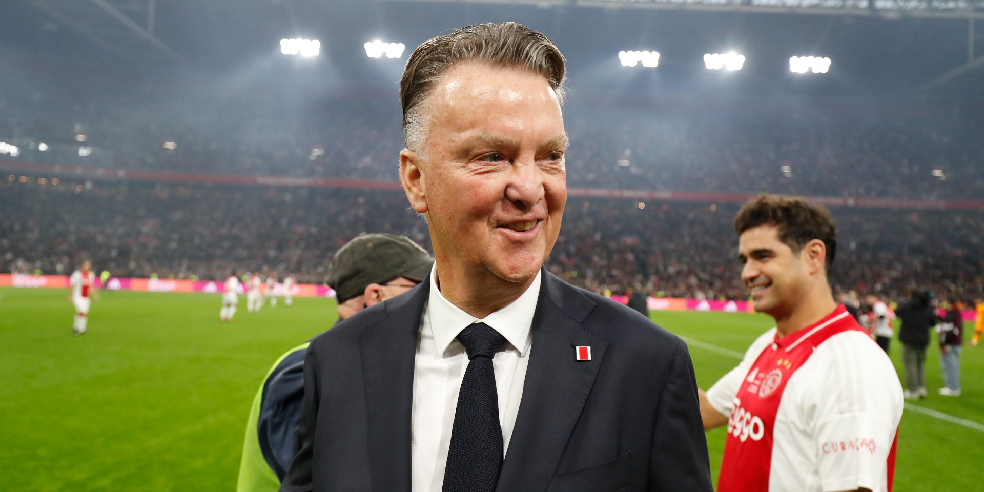 'Het is echt Louis van Gaal die Heitinga het nekschot heeft gegeven bij ...