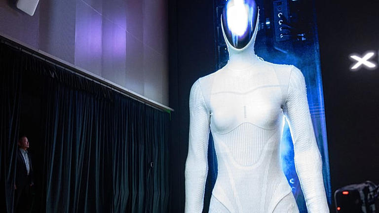 روبوت آيرون من شركة إكس بنغ الصينية