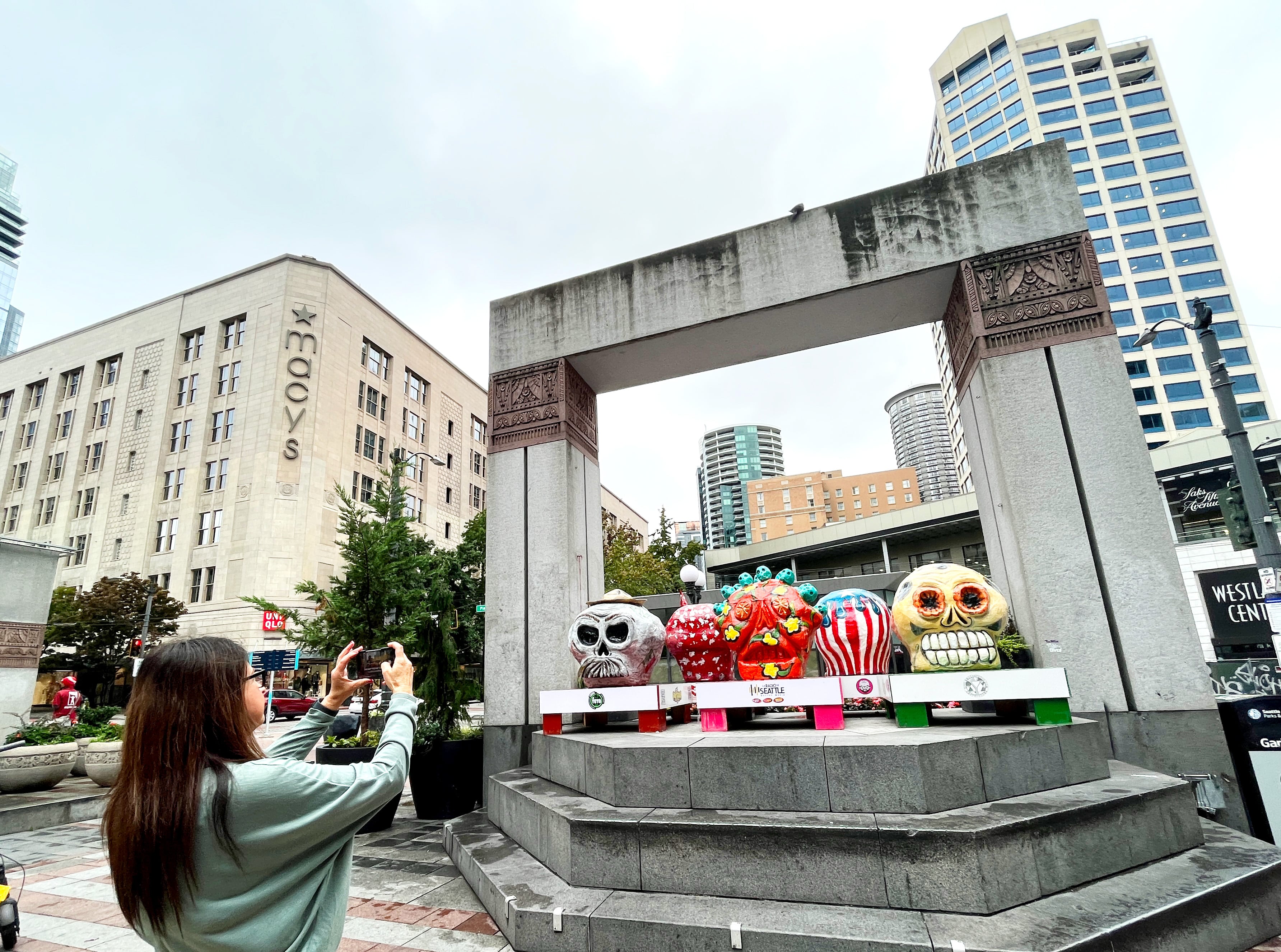 Day of the Dead, GeekGirlCon, ghosts, and more this weekend!