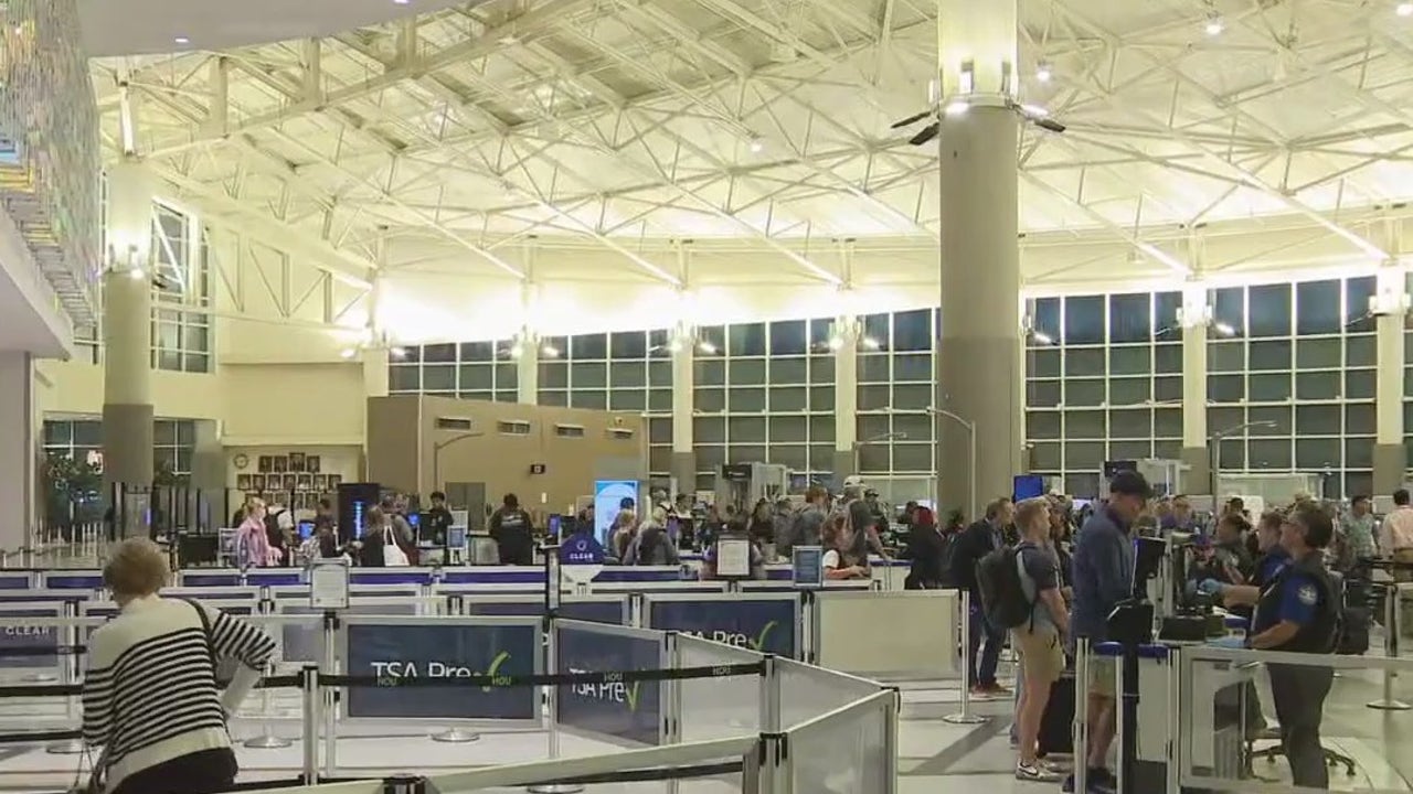 houston-airports-check-flight-delays-cancellations-tsa-wait-times-at