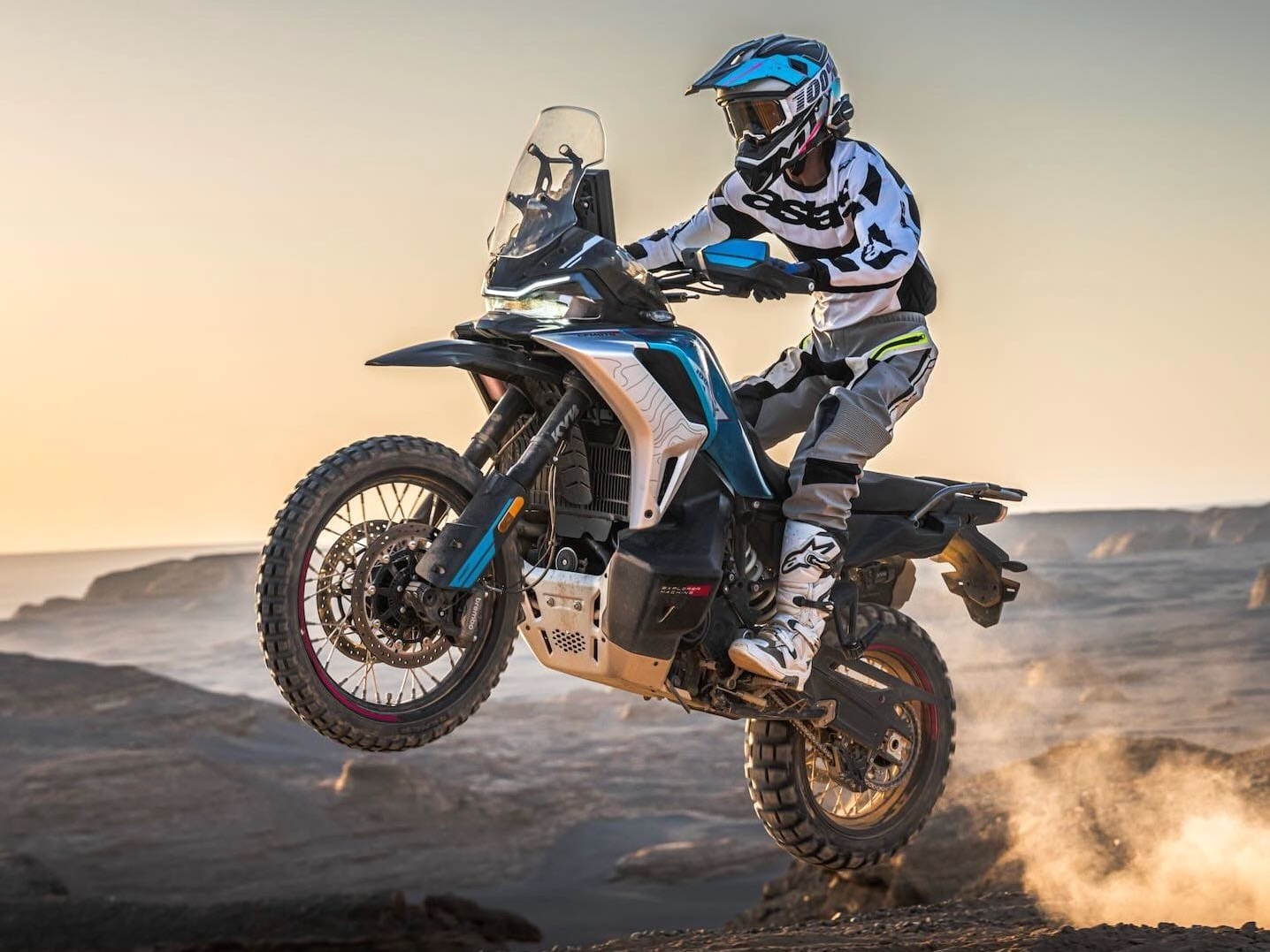 CFMoto 1000MT-X: debutta a EICMA 2025 la nuova maxi adventure