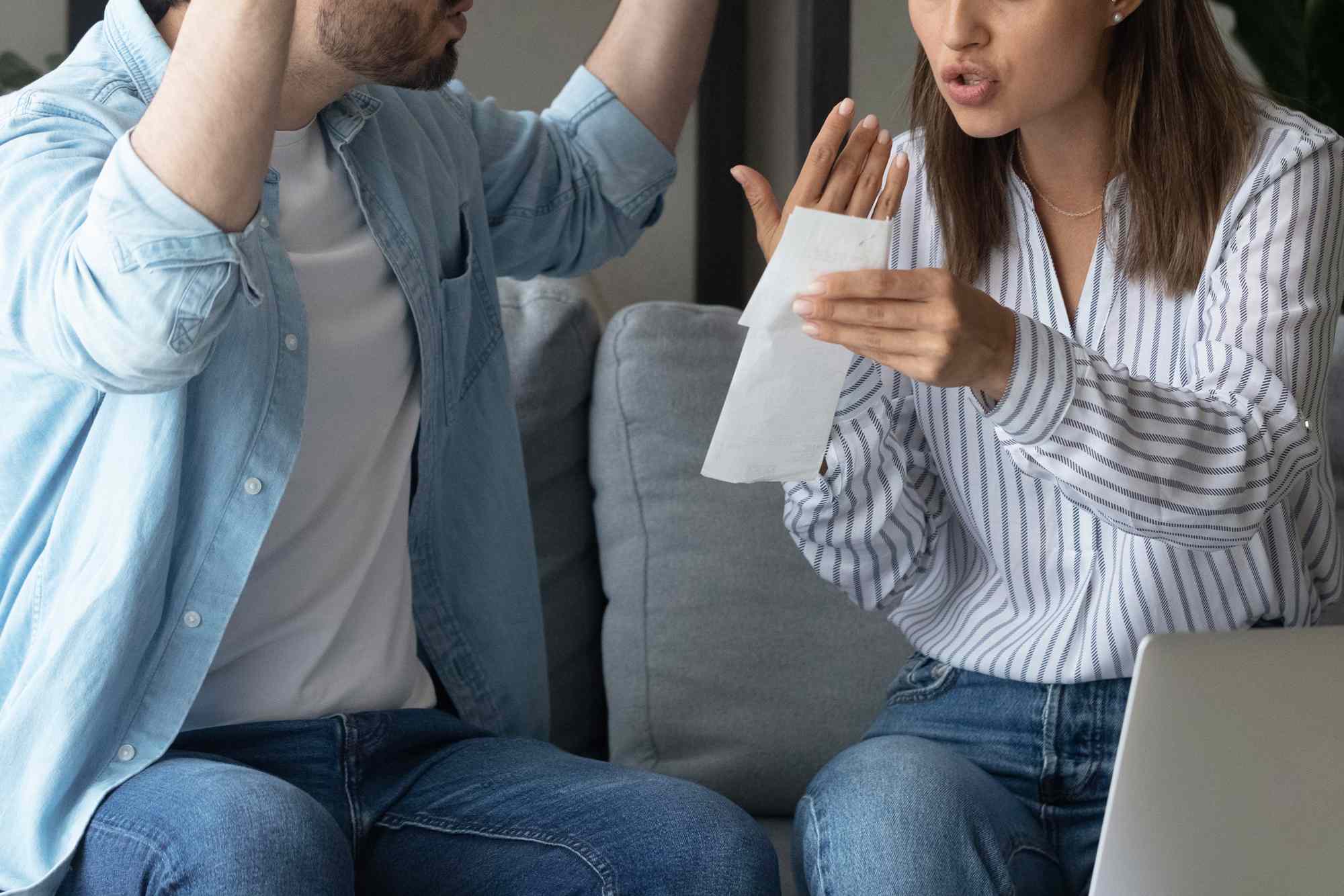 Woman Questions Relationship After Boyfriend Refuses to Cover More of ...