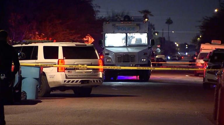 Police ID man accused of killing girlfriend at Phoenix home