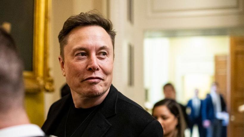 Tesla planea pagarle a Musk 1 billón de dólares; ¿realmente lo necesitan tanto?