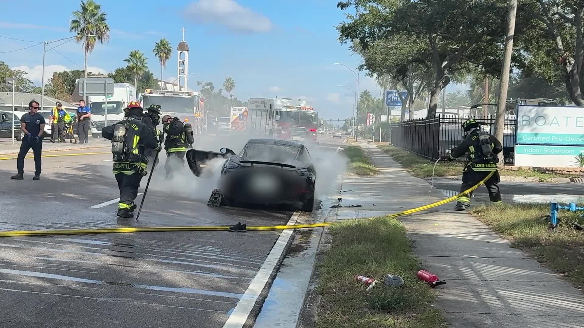 Good Samaritans pull man out of burning car in Clearwater
