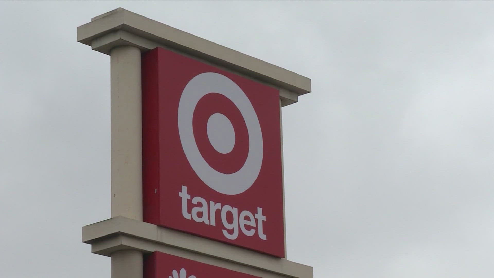 Target now requiring employees to smile when within 10 feet of shoppers