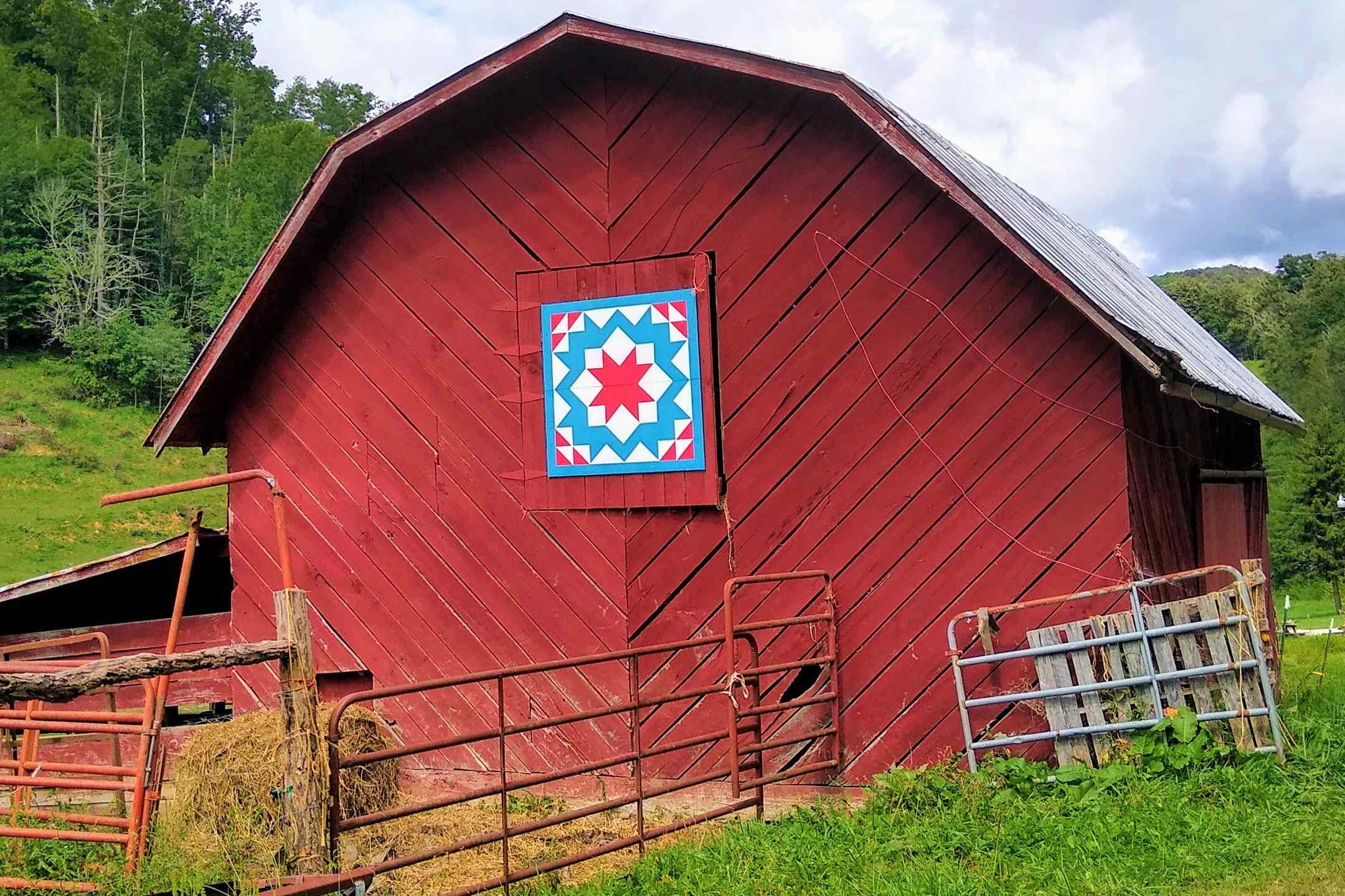 North Carolina’s Barn Quilt Trails Stitch Together History, Art, And ...