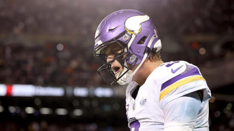 Vikings’ New Rally Cry “Like A Dog In The Street!” Has Origins Revealed