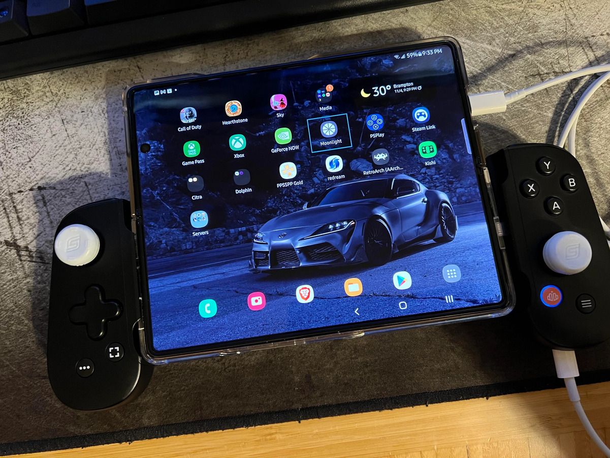 Pesona Galaxy Z Fold7: Ponsel Lipat Premium dengan RAM Besar, Cek Kelebihan dan Kekurangannya!