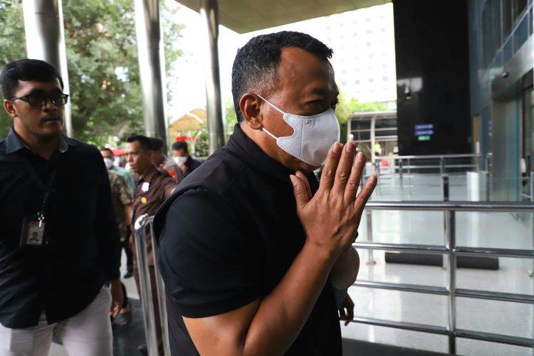 Selain Bupati, Sekda dan Dirut RSUD Juga Dibawa ke KPK