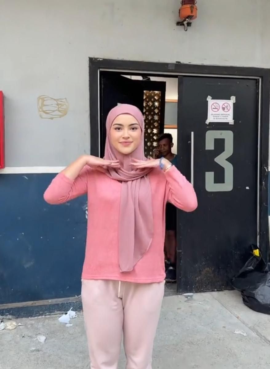 7 Potret Mencuri Perhatian Saat Syuting Ipar Adalah Maut The Series