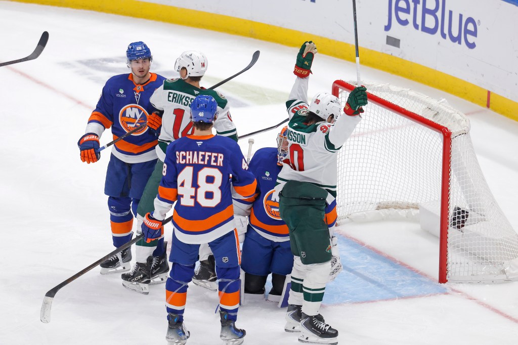Islanders look completely disjointed in ugly home loss to Wild