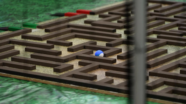 Drones y robots vuelan a Austin para la competencia de robótica de secundaria