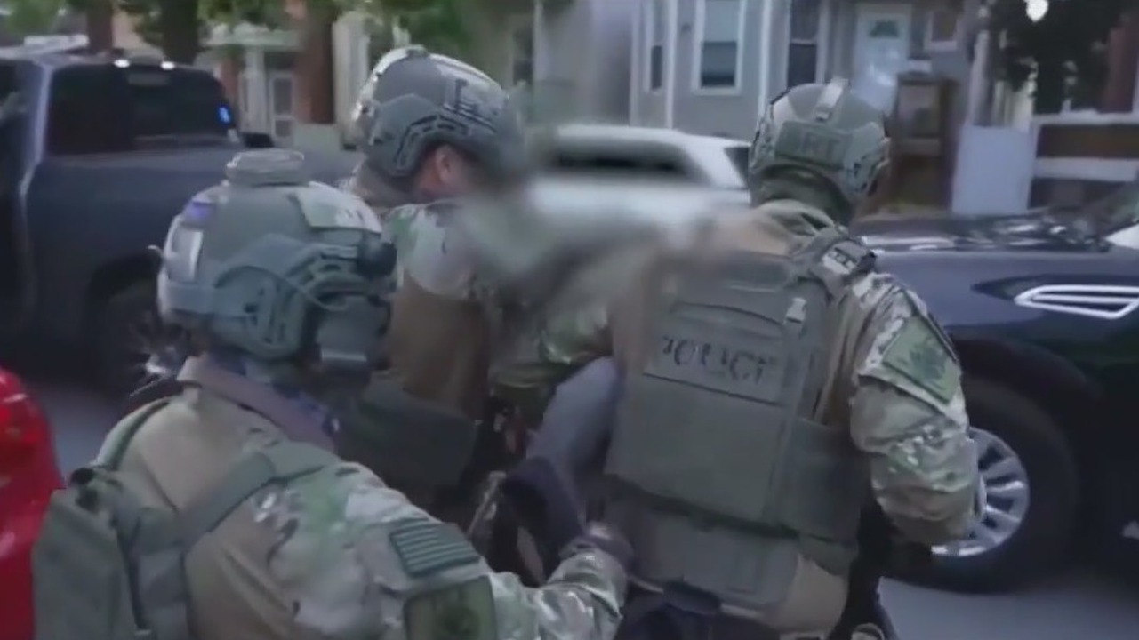 Federal agents 'undermine and humiliate' with aggressive tactics ...