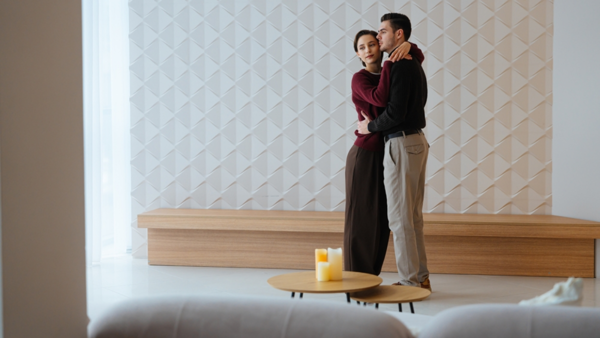 11 Disturbing Signs Your “Perfect” Relationship Is Built on Control