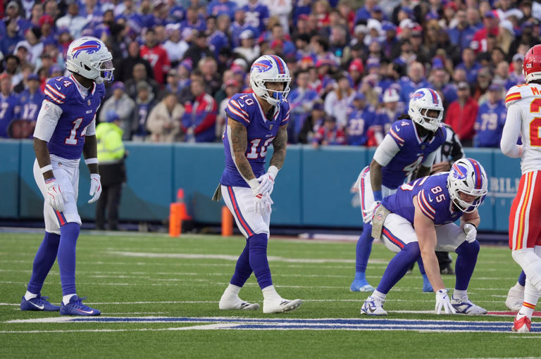PFF: What is the Bills' biggest roster decision this NFL offseason?
