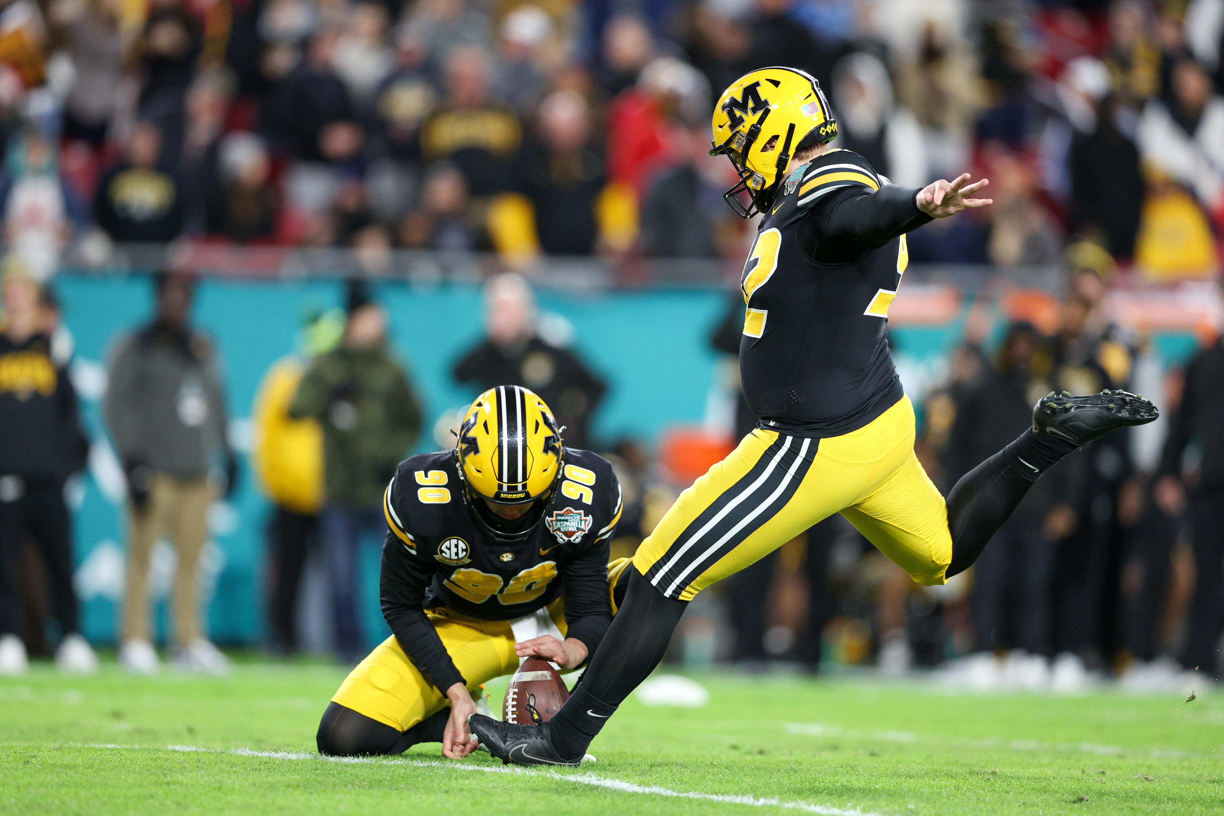 Rams to start Harrison Mevis at kicker for Week 10