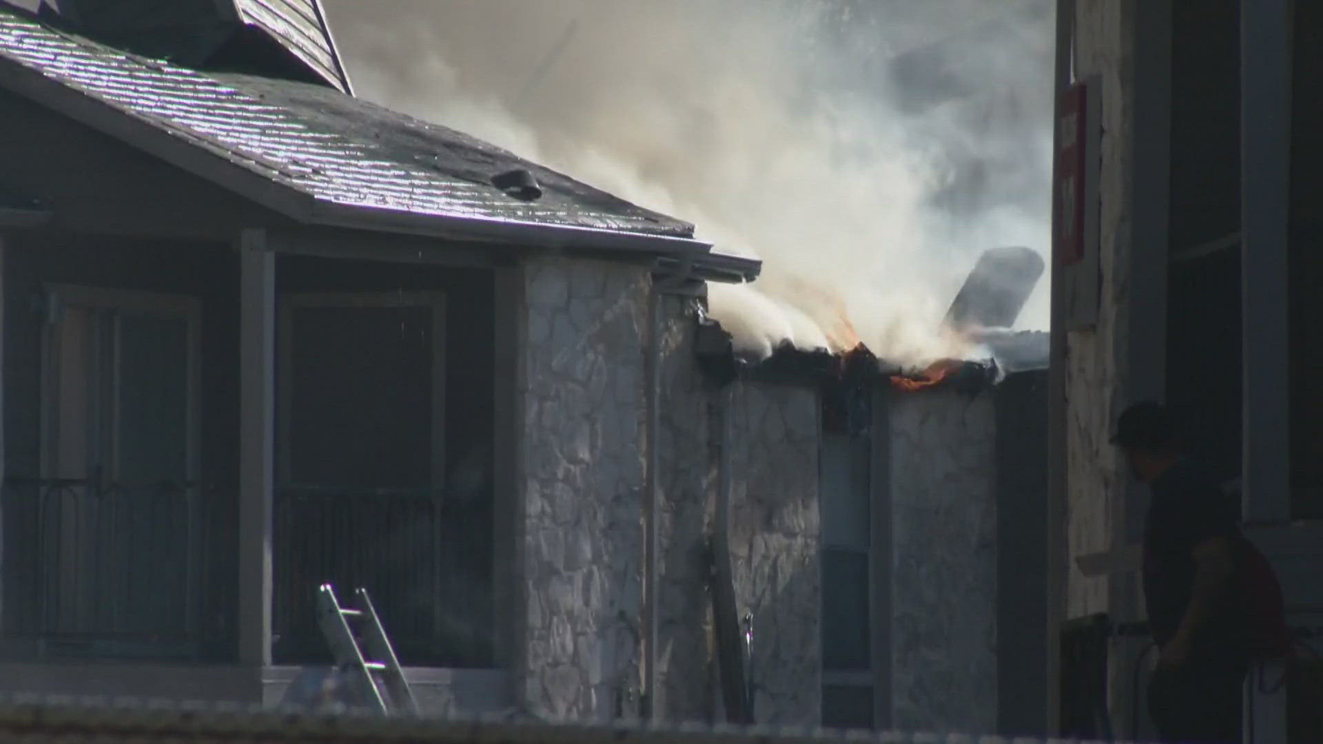 SAFD responds to large apartment fire on the northwest side Friday