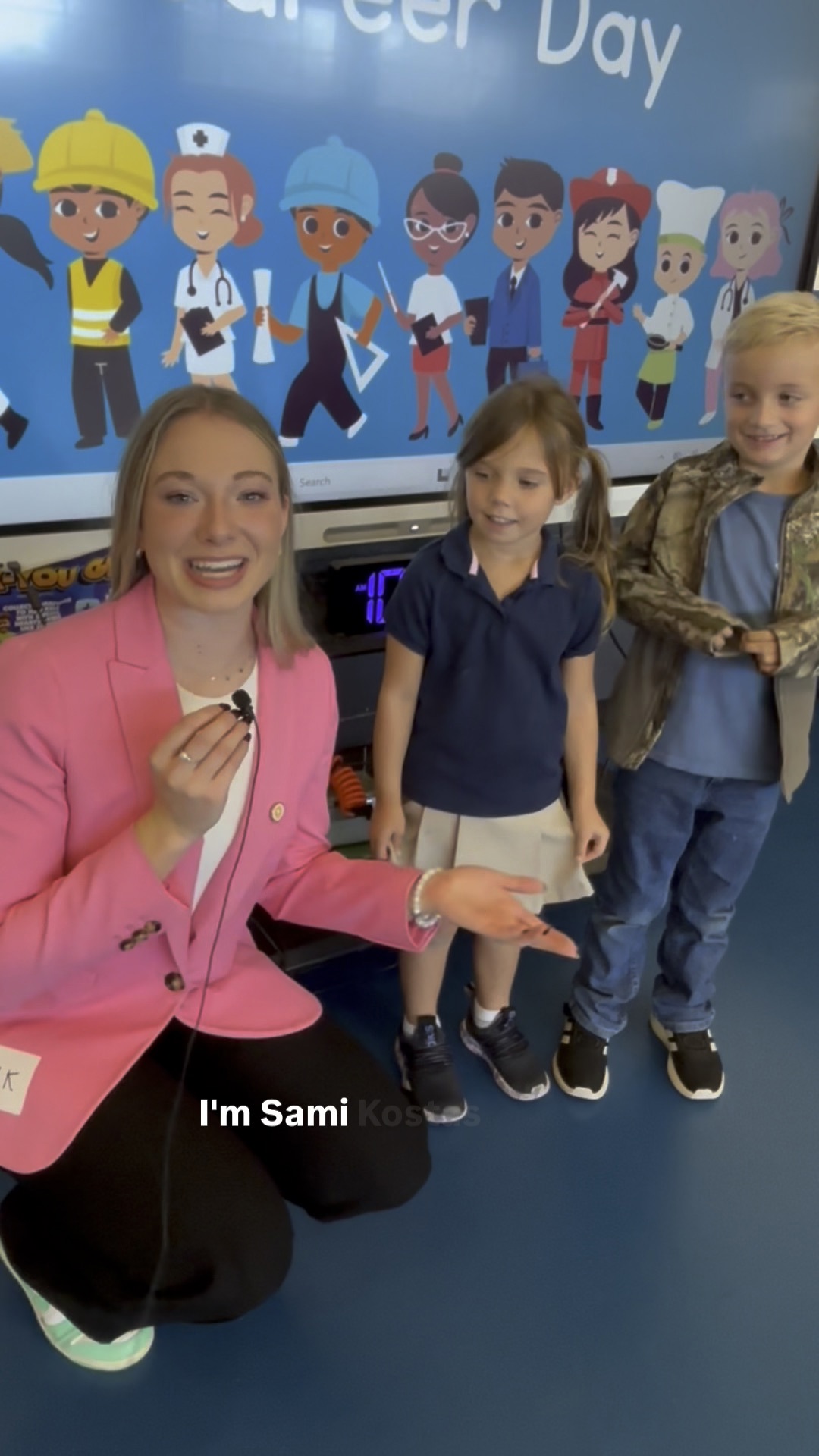 13WMAZ sports anchor Sami Kostas talks to kids at Heard Elementary's ...