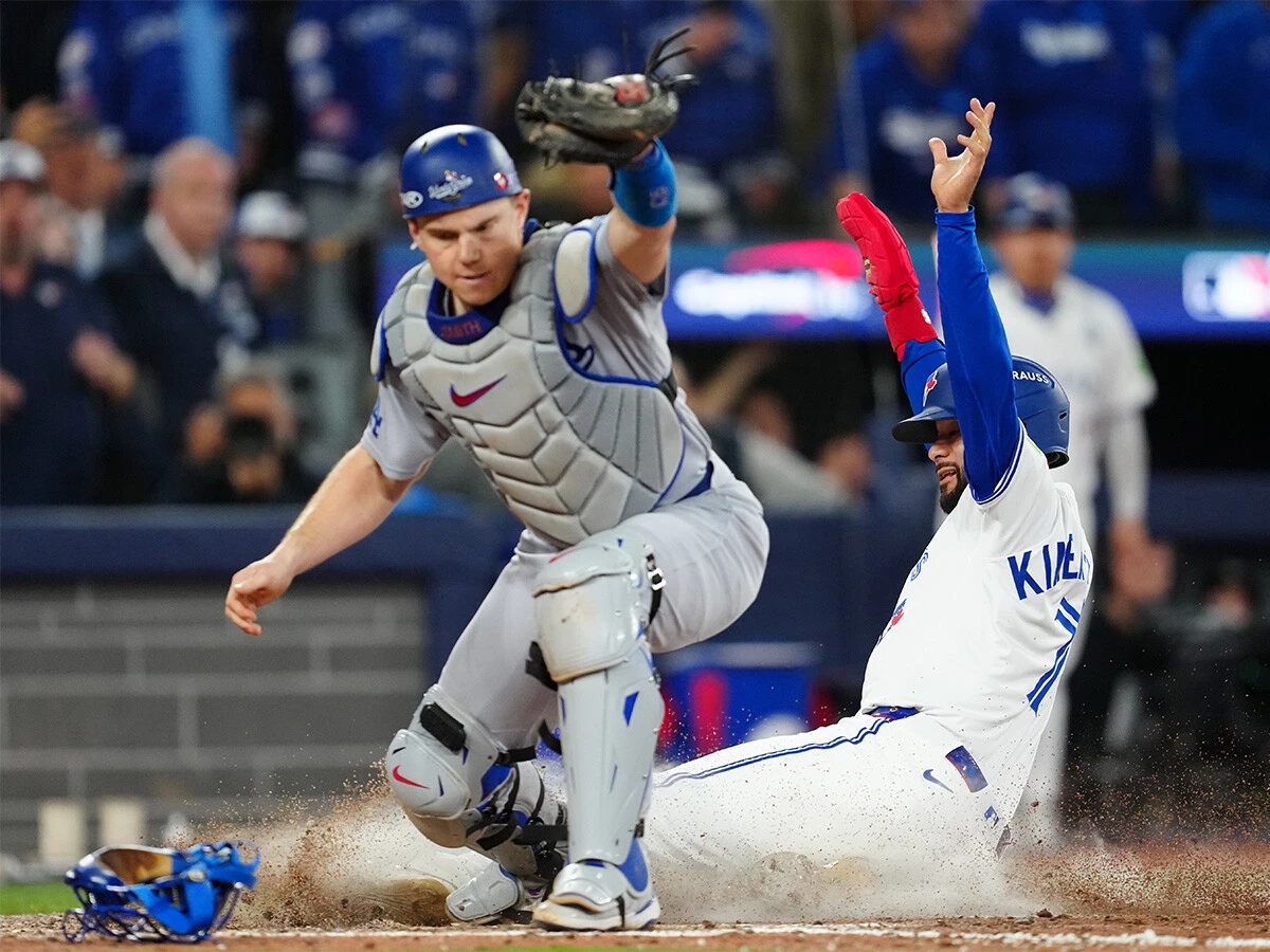 第７戦９回裏１死満塁からの二塁ゴロ、本塁はクロスプレーとなったがアウトに photo by Getty Images