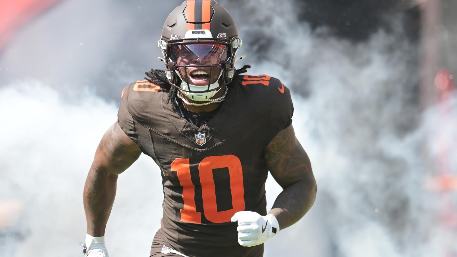 fantasy-football-2025-week-10-dfs-lineups-jamey-eisenberg-s-most