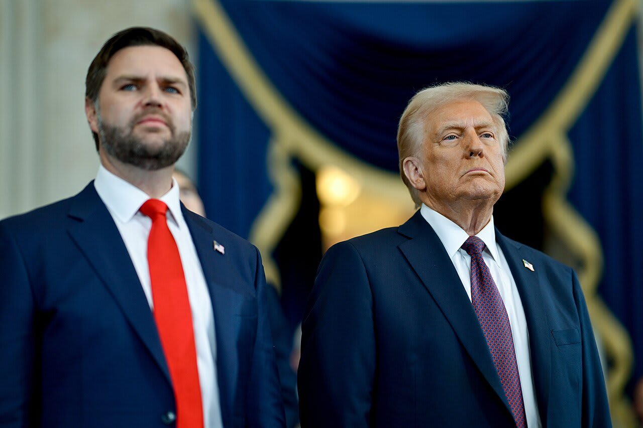 Trump’s 'law school graduate' VP gets history lesson over 'absurd ...