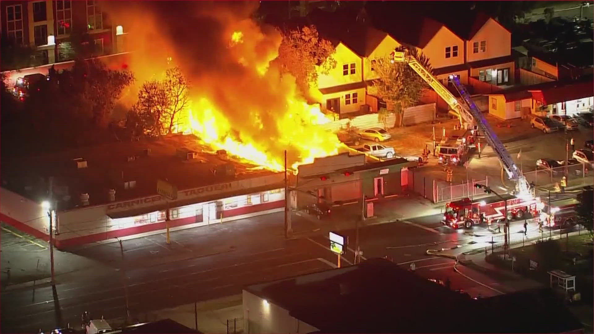 Massive two-alarm fire burns at vacant commercial building in east Houston