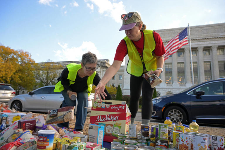 Supreme Court Pauses Order for Trump Administration to Pay Full SNAP ...