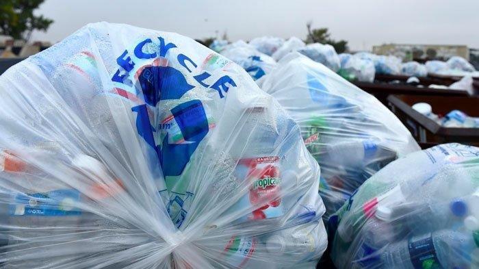 Gemas Lihat Ibu-ibu Nganggur, Luciana Ubah Sampah Jadi Uang dan Dapat Sembako Tahunan