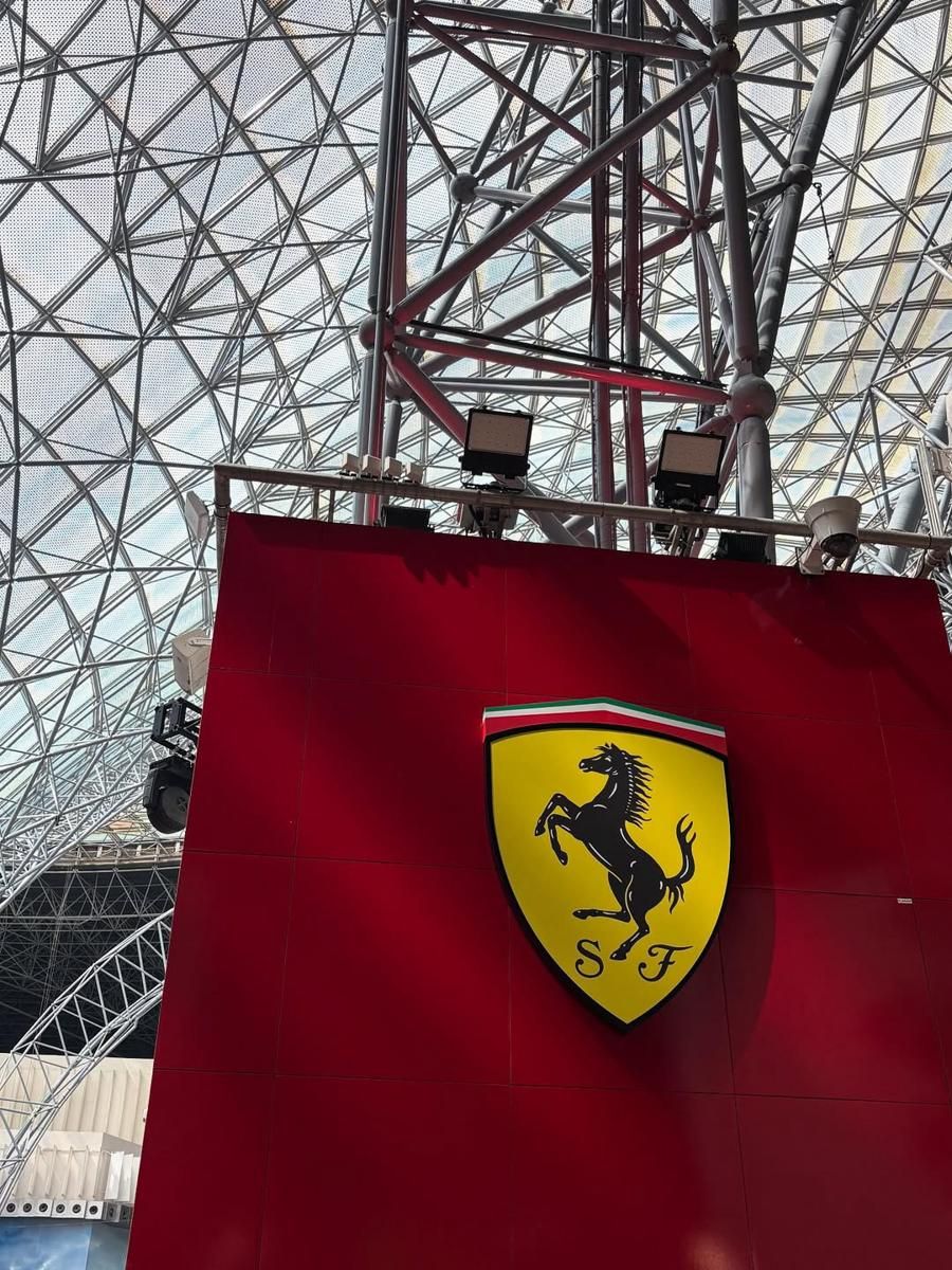 9 Foto Azizi Asadel di Ferrari World Yas Island Abu Dhabi