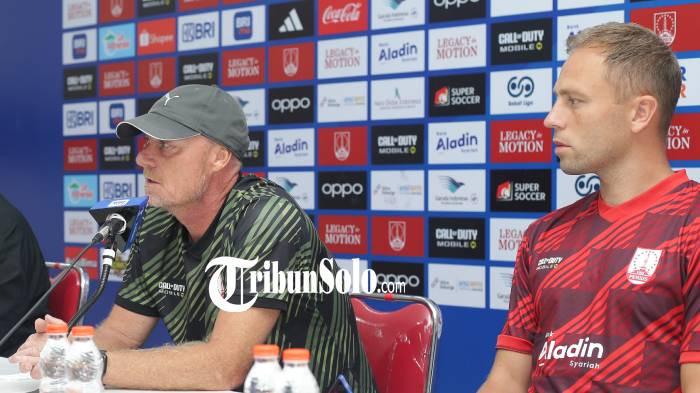 Pelatih Persis Solo Peter de Roo Hilang, Isu Dipecat Benar?