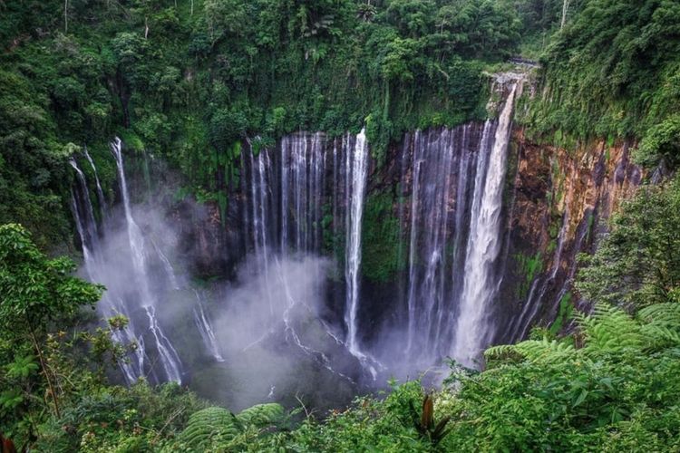 Air Terjun Tumpak Sewu: Surga Tersembunyi dengan Seribu Aliran
