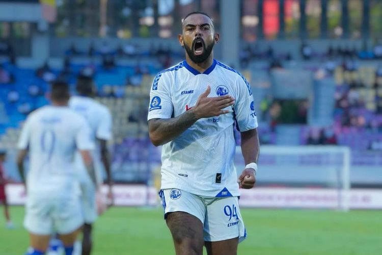 Arema FC vs Persija Jakarta: Dalberto Terancam Absen, Eduardo Kembali Memperkuat Macan Kemayoran